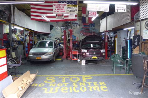 NEW - 7 HRS AGO. . Repair garage for rent